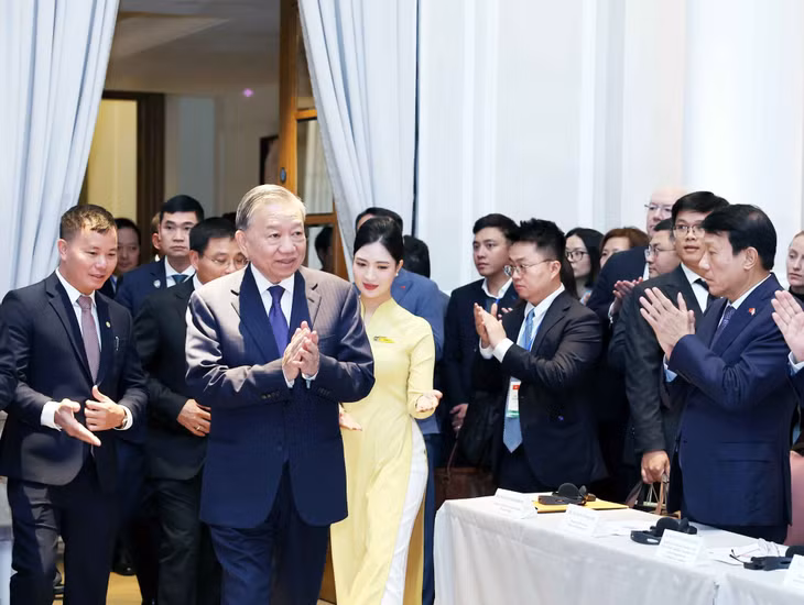Tổng Bí thư Tô Lâm đến dự Hội nghị Kinh tế Cấp cao Việt Nam-Anh. (Ảnh: THỐNG NHẤT/TTXVN)