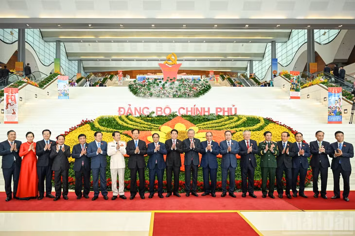 Tổng Bí thư Tô Lâm cùng các đồng chí lãnh đạo, nguyên lãnh đạo Đảng, Nhà nước dự Đại hội Đảng bộ Chính phủ lần thứ I, nhiệm kỳ 2025-2030. (Ảnh: DUY LINH-TRẦN HẢI)