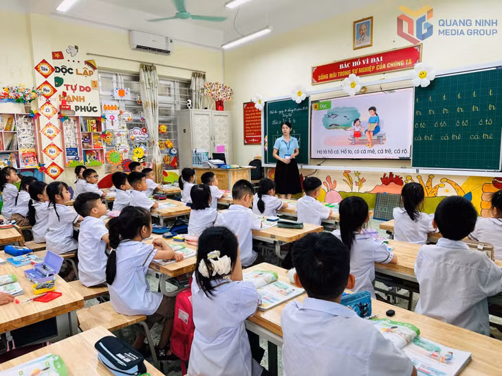Một tiết học của cô và trò Trường Tiểu học Mông Dương (nay là Trường Tiểu học Nguyễn Trãi sau sáp nhập).