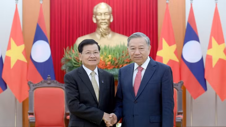 Tổng Bí thư Tô Lâm và Tổng Bí thư, Chủ tịch nước Lào Thongloun Sisoulith. (Ảnh ĐĂNG KHOA)