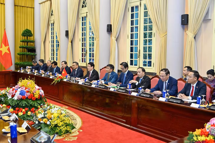 Các đại biểu Việt Nam tại hội đàm. (Ảnh Thủy Nguyên)
