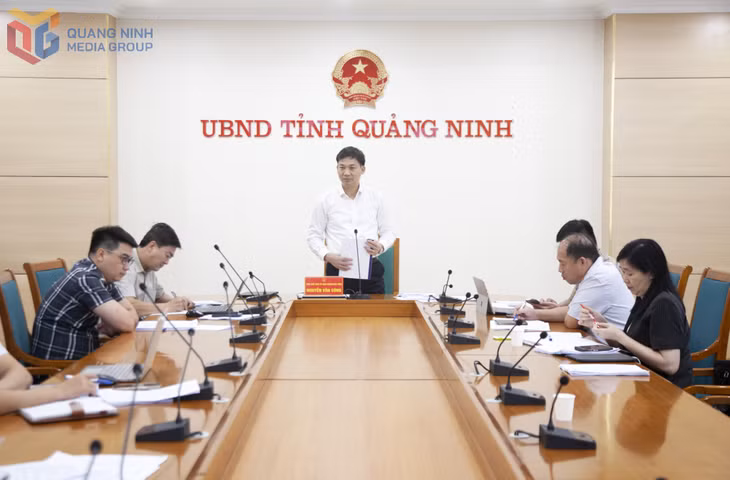 Đồng chí Nguyễn Văn Công, Phó Chủ tịch UBND tỉnh chủ trì cuộc họp