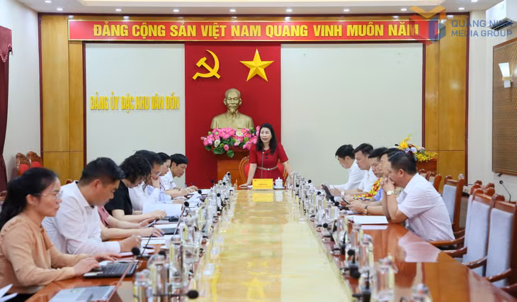 Đoàn công tác Ban Chỉ đạo Trung ương làm việc với Đảng ủy đặc khu Vân Đồn.