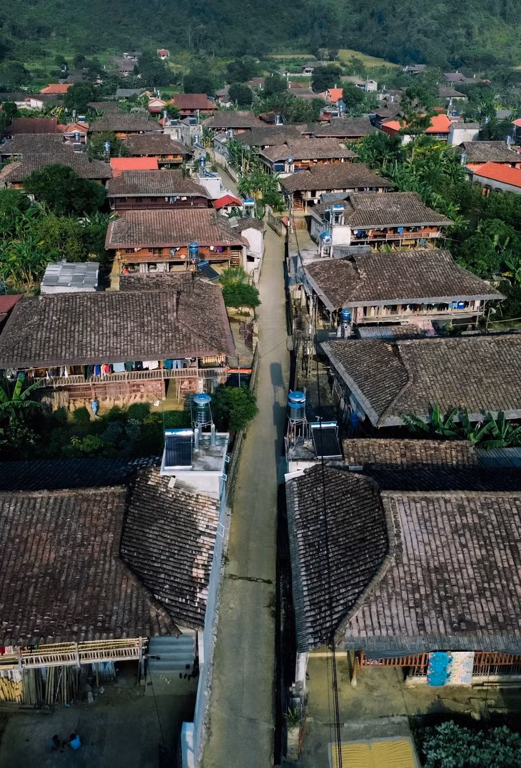 Từ ngày làm du lịch, cả bản làng sạch đẹp, tươi tắn hơn - Ảnh: CHU ĐỨC GIANG