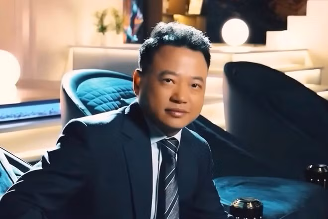 Ông Nguyễn Hòa Bình (tức Shark Bình) trong chương trình Shark Tank Việt Nam. Ảnh: TVHUB