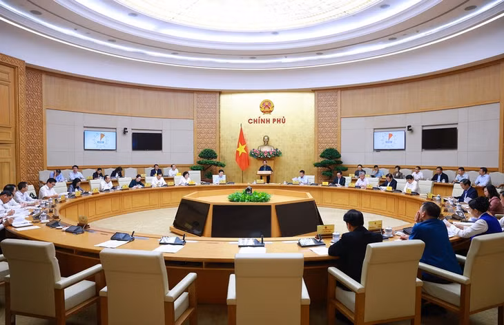 Thủ tướng Phạm Minh Chính chủ trì phiên họp Chính phủ về tình hình triển khai thực hiện các nghị quyết của Trung ương, Quốc hội về tổ chức, vận hành chính quyền địa phương 2 cấp - Ảnh: VGP/Nhật Bắc