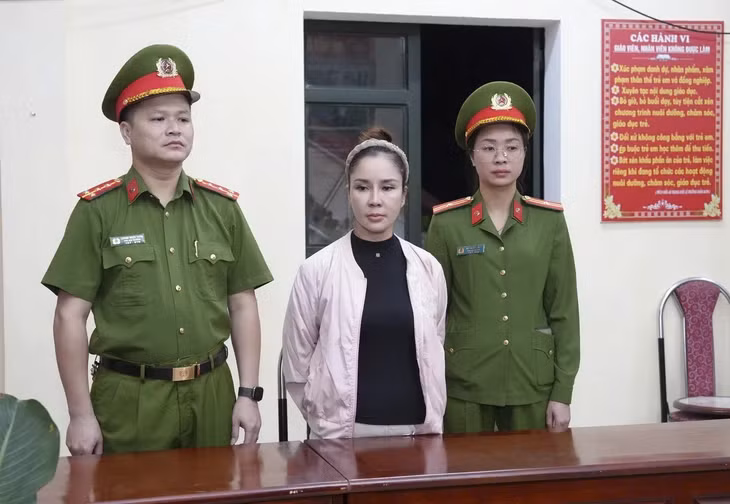 Doãn Thị Lệ Xuân tại cơ quan công an - Ảnh: Công an tỉnh Lào Cai