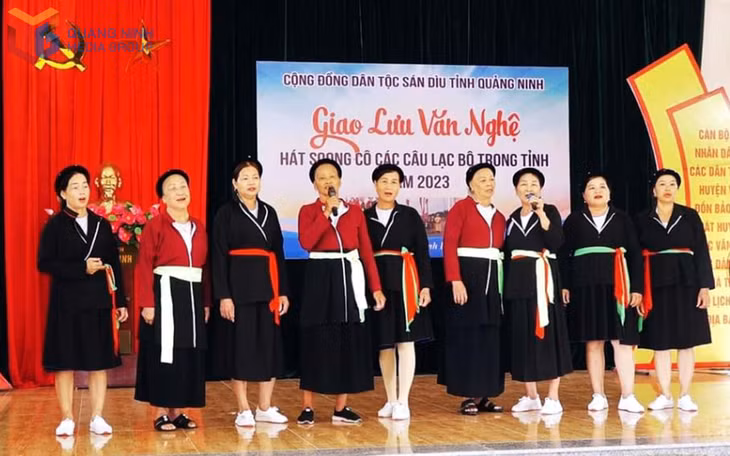 Phụ nữ Sán Dìu đóng vai trò quan trọng trong "giữ lửa" và phát huy giá trị hát soọng cô.