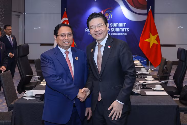 Thủ tướng Chính phủ Phạm Minh Chính và Thủ tướng Singapore Lawrence Wong họp thường niên lần thứ 2. (Ảnh: VGP/Nhật Bắc)