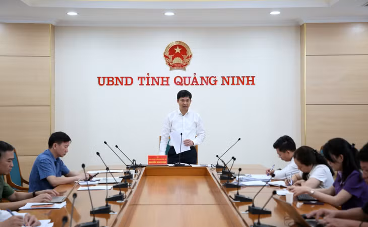 Đồng chí Nguyễn Văn Công, Phó Chủ tịch UBND tỉnh phát biểu kết luận cuộc họp.