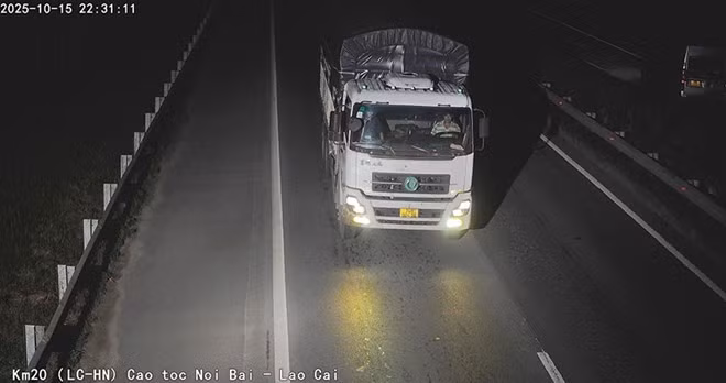 Camera AI ghi nhận một tài xế không thắt dây đai an toàn trên cao tốc. Ảnh: Cục CSGT