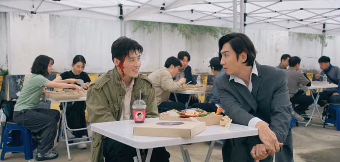 Trong phim, Lee Kwang Soo vào vai một ngôi sao giải trí lớn nhưng vị thế đang lung lay.
