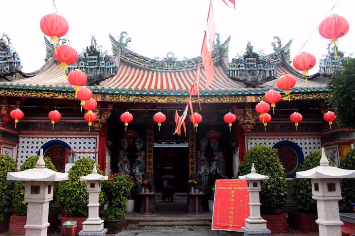Kiến An cung nhìn từ bên ngoài. Ảnh: Thanh Mai