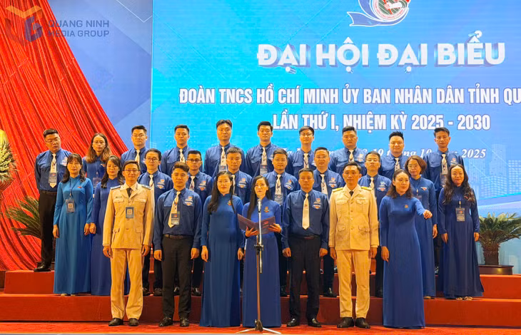 Đồng chí Vũ Thị Thuỳ Linh, Bí thư Đoàn Thanh niên UBND tỉnh khoá I phát biểu nhận nhiệm vụ.