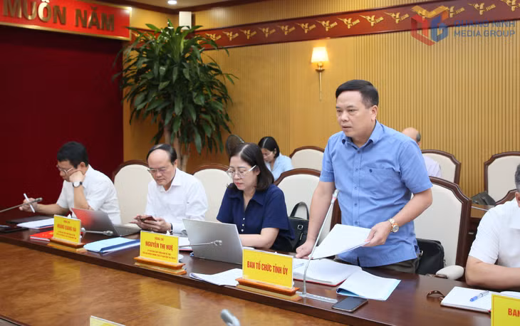 Đại diện lãnh đạo các ban, sở, ngành của tỉnh trao đổi, làm rõ một số vấn đề đoàn công tác quan tâm.