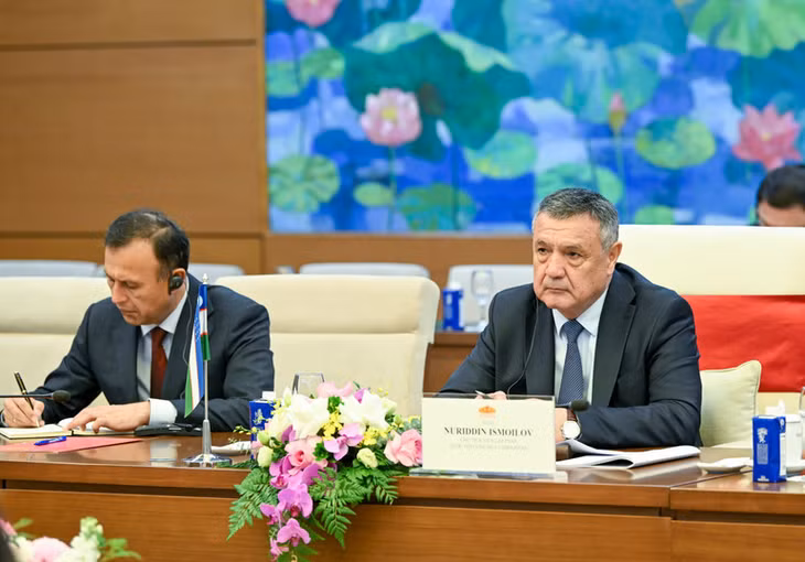 Chủ tịch Hạ viện Uzbekistan Nuriddin Ismoilov phát biểu tại cuộc tiếp. (Ảnh: DUY LINH)