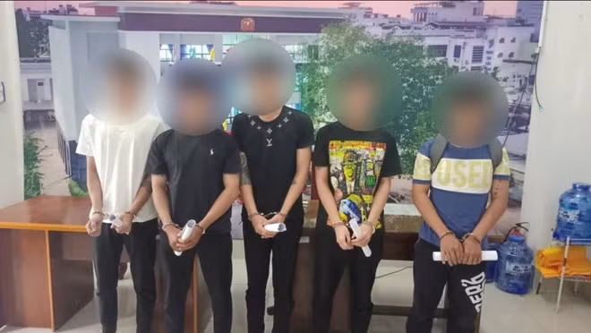 Sau khi biết chém nhầm người, cả nhóm đã bỏ đi. Ảnh: Công an cung cấp