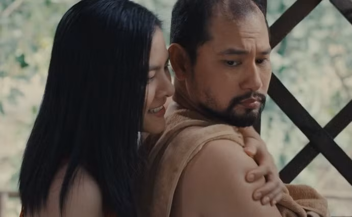 Vân Trang và Huỳnh Đông là hai bạn diễn thân thiết, đóng cặp trong phim Nhà ma xó - Ảnh: ĐPCC