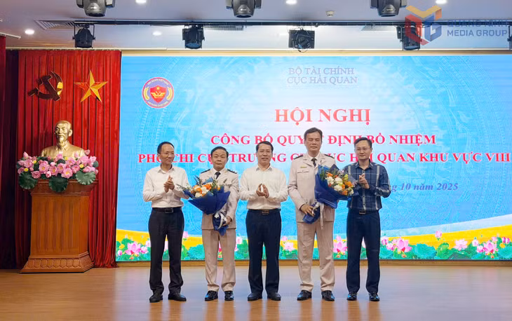 Lãnh đạo 