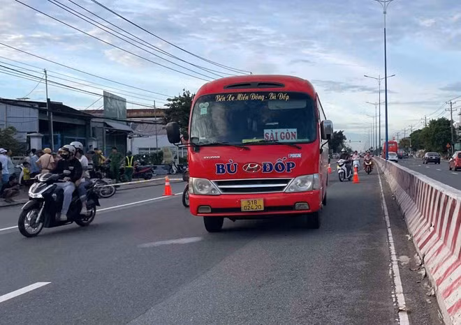 Hiện trường tai nạn khiến 1 người chết, 3 người bị thương nhẹ. Ảnh: Đình Trọng