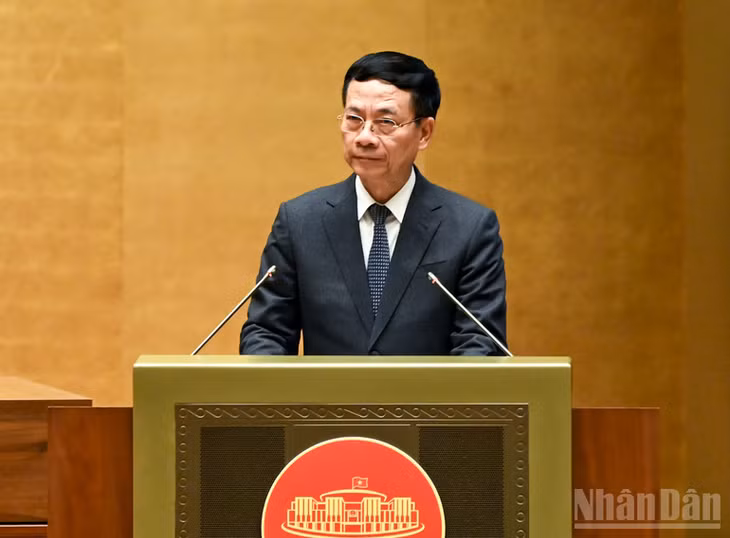 Bộ trưởng Khoa học và Công nghệ Nguyễn Mạnh Hùng trình bày tờ trình dự án Luật sửa đổi, bổ sung một số điều của Luật Sở hữu trí tuệ. (Ảnh: DUY LINH)