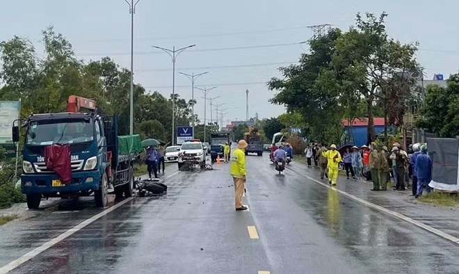 Hiện trường vụ tai nạn khiến 2 nam sinh tại Ninh Bình tử vong tại chỗ. Ảnh: Diệu Anh