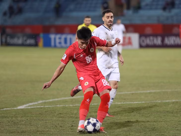 Cú dứt điểm quyết đoán giúp Lê Văn Đô mang về bàn dẫn 1-0 cho CLB Công An Hà Nội.