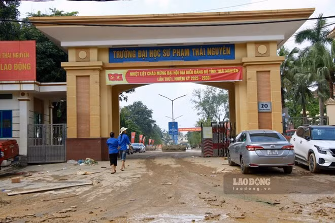 Sẽ đình chỉ cán bộ nhà bếp vụ ngăn cản cứu trợ sinh viên trường Đại học Sư phạm Thái Nguyên. Ảnh: Nhóm PV.