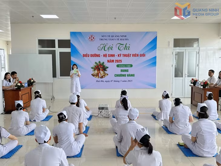 Trung tâm y tế Hải Hà tổ chức hội thi điều dưỡng- hộ sinh- kỹ thuật viên giỏi năm 2025.