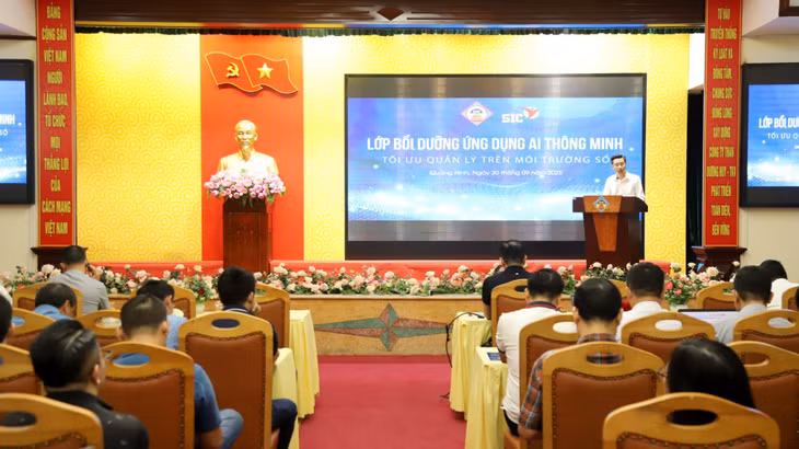 Than Dương Huy tổ chức lớp bồi dưỡng về công nghệ trí tuệ nhân tạo (AI). Ảnh: Trần Hoàn.