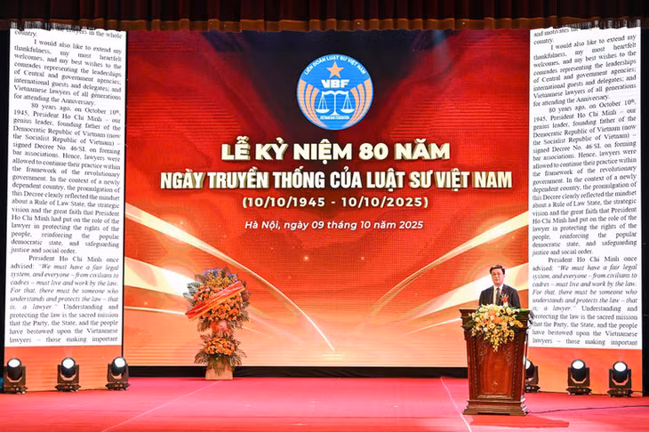 Chủ tịch Liên đoàn Luật sư Việt Nam trình bày diễn văn tại lễ kỷ niệm. (Ảnh: THỦY NGUYÊN)