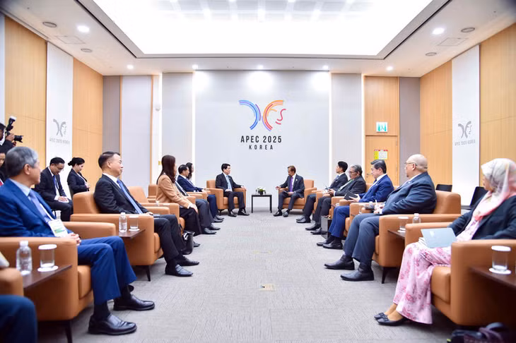 Toàn cảnh cuộc gặp.