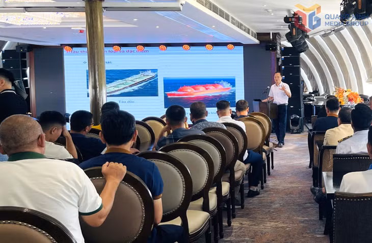 Chuyên gia đến từ Đại học Hàng hải Việt Nam trao đổi về nguyên nhân, phương án xử lý một số tình huống sự cố trên hành trình.