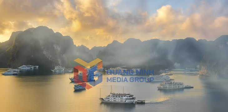 Vịnh Hạ Long huyền thoại. Ảnh: Nguyễn Văn Cường