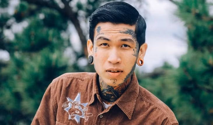 Dế Choắt tung ra hàng loạt bản nhạc diss khác nhau khiến giới rap Việt dậy sóng.