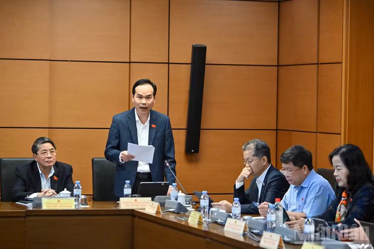 Đại biểu Quốc hội Nguyễn Duy Minh (Đà Nẵng) phát biểu tại phiên thảo luận Tổ 16. (Ảnh: THỦY NGUYÊN)