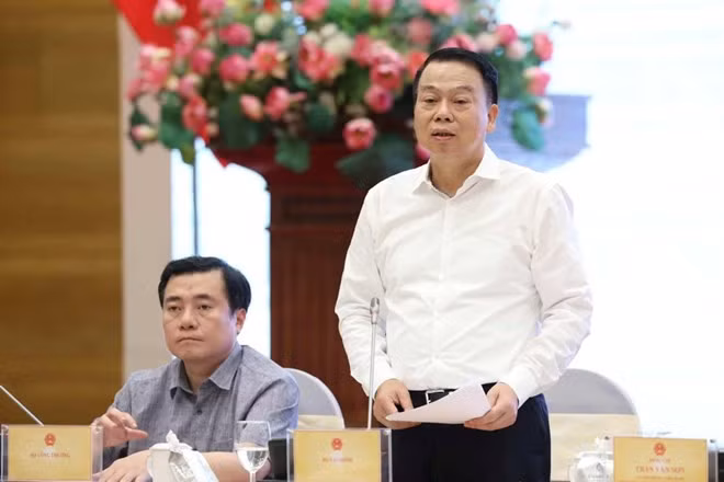 Thứ trưởng Bộ Tài chính Nguyễn Đức Chi thông tin về việc thực hiện thí điểm giao dịch tài sản mã hóa. Ảnh: Phạm Đông