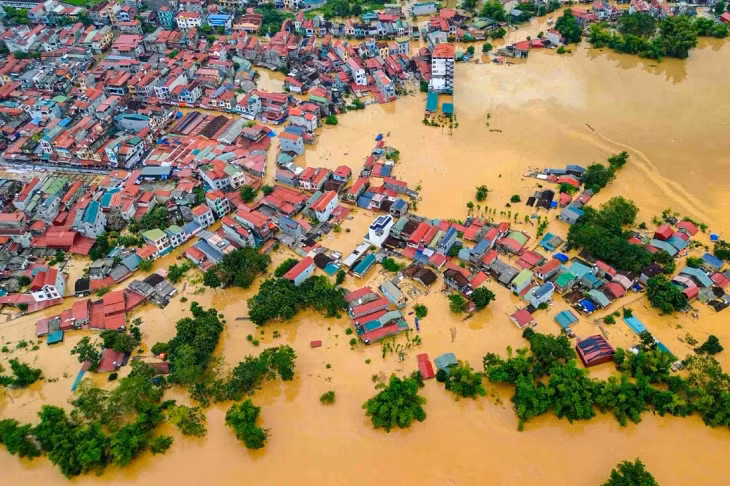 Xã Thất Khê, Lạng Sơn chìm trong biển nước lũ đục ngầu bùn đất - Ảnh: NÔNG QUỐC TRỌNG