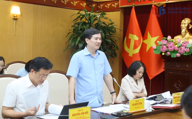 Đồng chí Vũ Quyết Tiến, Phó Bí thư Tỉnh ủy, phát biểu tại hội nghị.