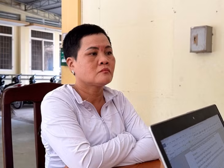 Bích làm việc với cơ quan điều tra - Ảnh: Công an Tây Ninh