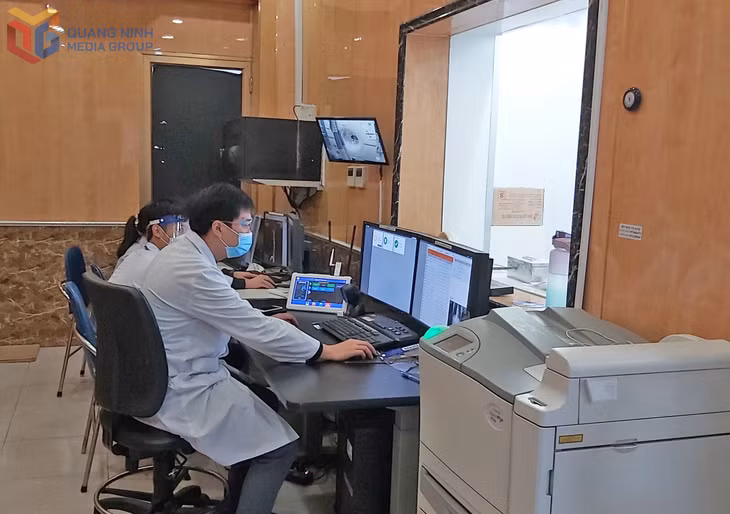 Kết quả xét nghiệm, chiếu chụp cho bệnh nhân tại Bệnh viện Đa khoa tỉnh đều được các kỹ thuật viện nhập dữ liệu vào hệ thống chung của bệnh viện giúp bác sĩ đọc kết quả dễ dàng.