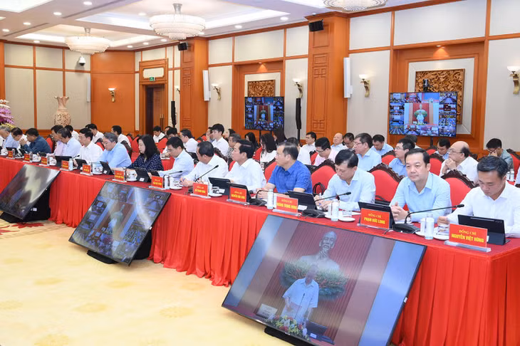 Các đại biểu tham dự phiên họp.