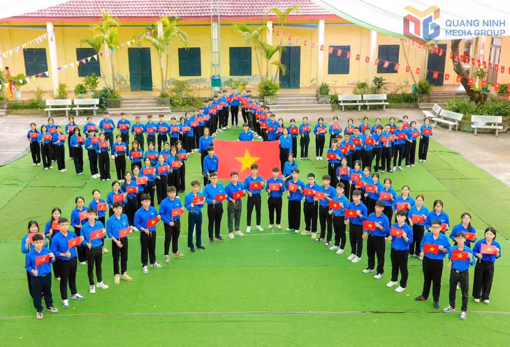 Đoàn Thanh niên phường Mông Dương tổ chức các hoạt động ý nghĩa chào mừng kỷ niệm 80 năm Cách mạng Tháng Tám thành công và Quốc khánh 2/9. Ảnh: Đơn vị cung cấp