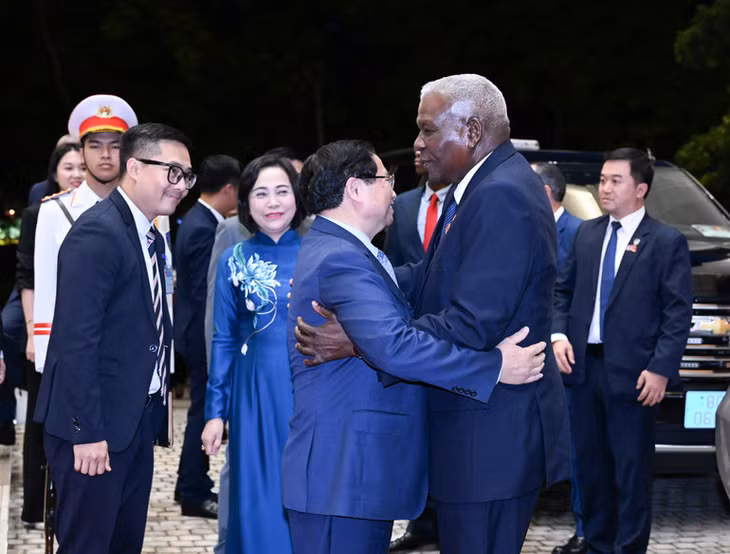 Thủ tướng Phạm Minh Chính đón Chủ tịch Quốc hội Cuba Esteban Lazo Hernandez.