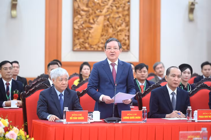Chủ tịch Hội Nông dân Việt Nam Lương Quốc Đoàn phát biểu tại cuộc gặp mặt. (Ảnh ĐĂNG KHOA)