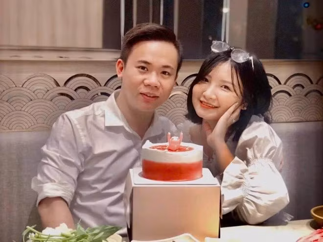 Hãy dành trọn thời gian bên người thương nhân dịp 20.10. Ảnh: Hữu Tú
