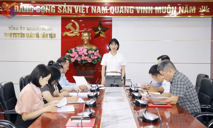 Quang cảnh buổi họp. 