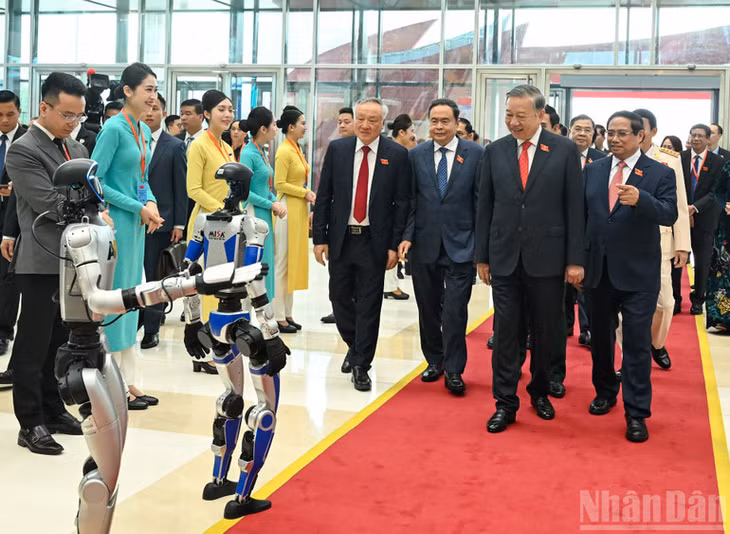 Tổng Bí thư Tô Lâm cùng các đồng chí lãnh đạo Đảng, Nhà nước dự Đại hội Đảng bộ Chính phủ lần thứ I, nhiệm kỳ 2025-2030. (Ảnh: DUY LINH-TRẦN HẢI)