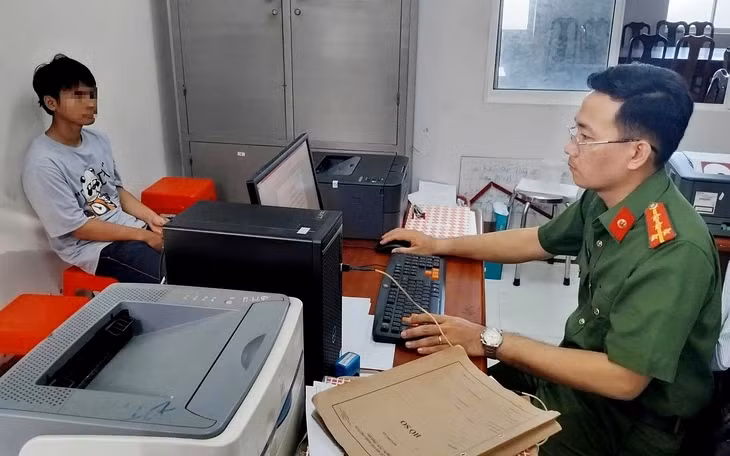 T.N.D. tại cơ quan công an - Ảnh: A.X.