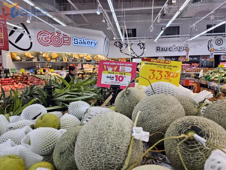 Từ nay tới cuối năm, nhiều giải pháp kích cầu tiêu dùng sẽ được triển khai để tăng sức "nóng" cho thị trường.